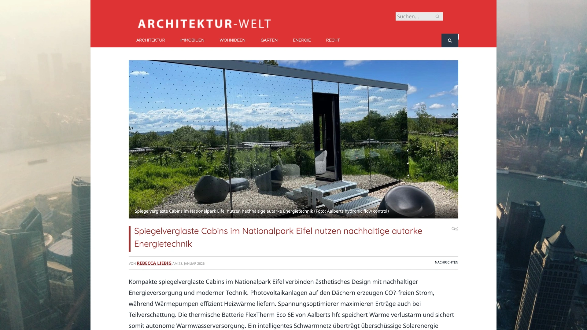 Spiegelverglaste Cabins im Nationalpark Eifel nutzen nachhaltige autarke Energietechnik