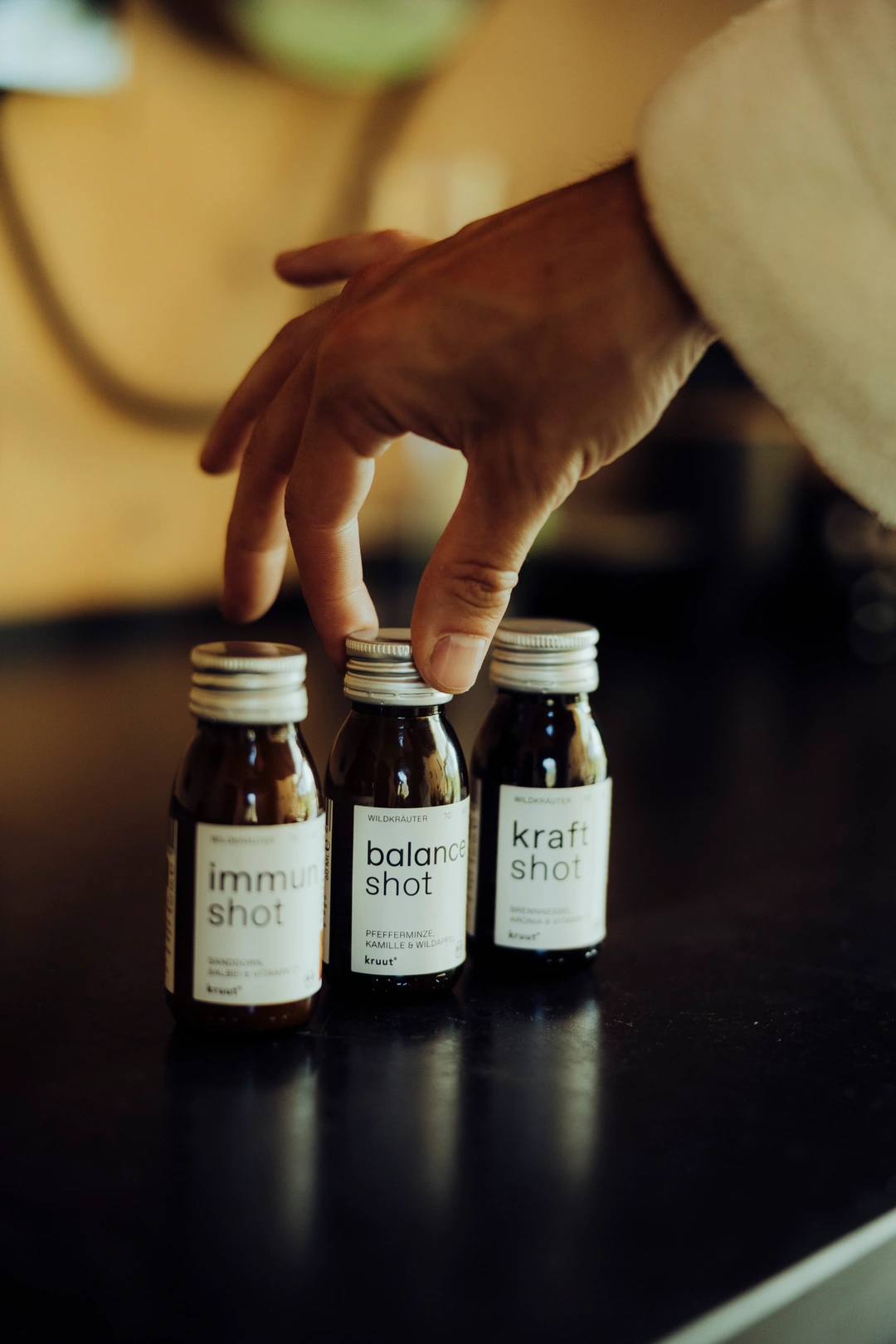 Kräutershots von Kruut für die Gesundheit im Urlaub